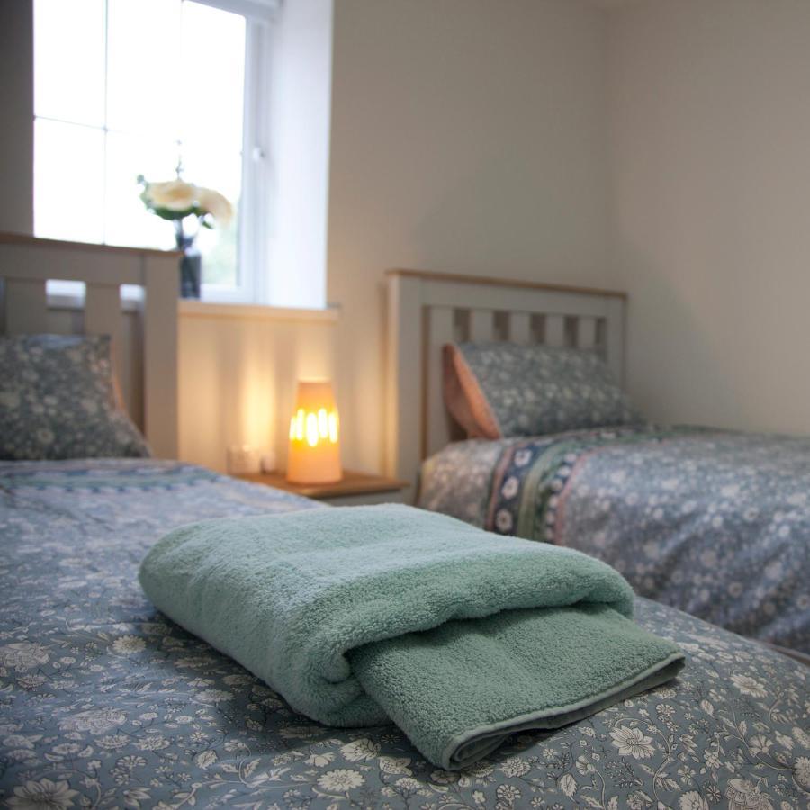 Cash Hill Farm Cottages Ballinamallard 外观 照片